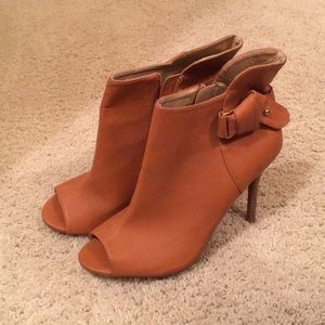 Orange faux leather heel size 9 1/2